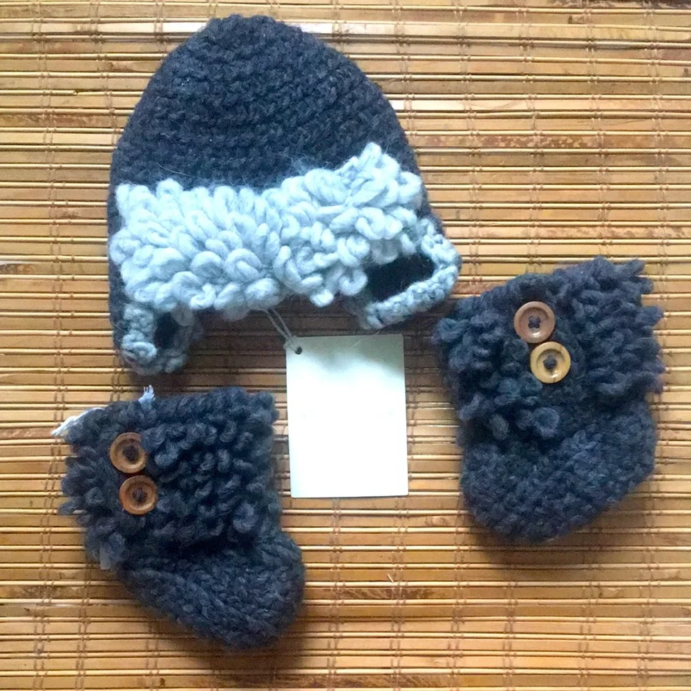 New Mamy Factory Handknitted French Wool Booties Earflap Hat Set Baby Gift